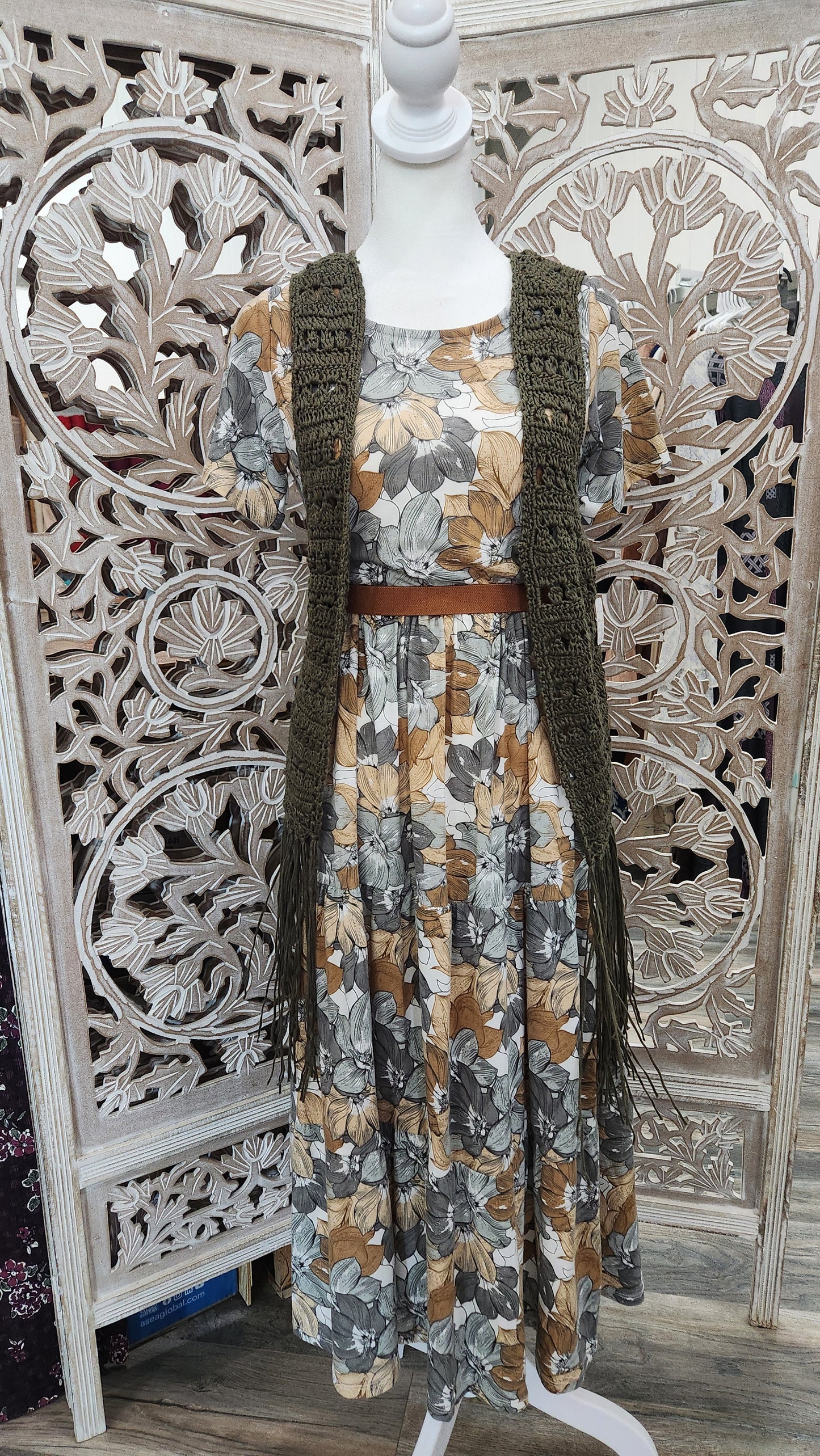 Sleeveless olive cardigan