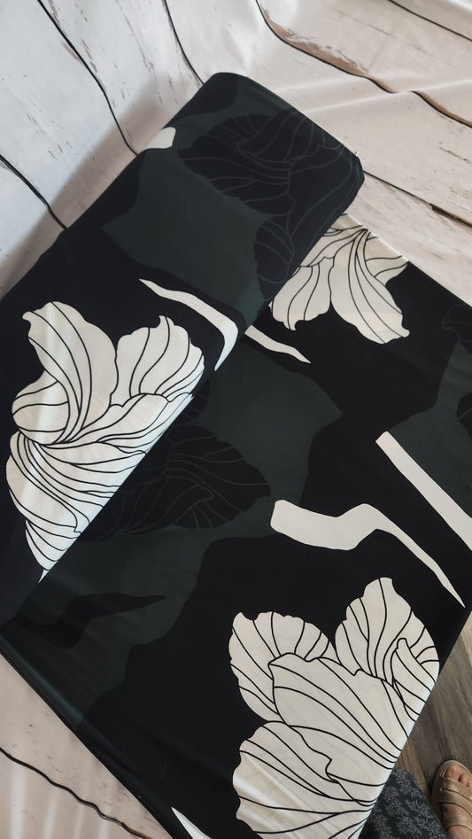 Green/black/white dty knit