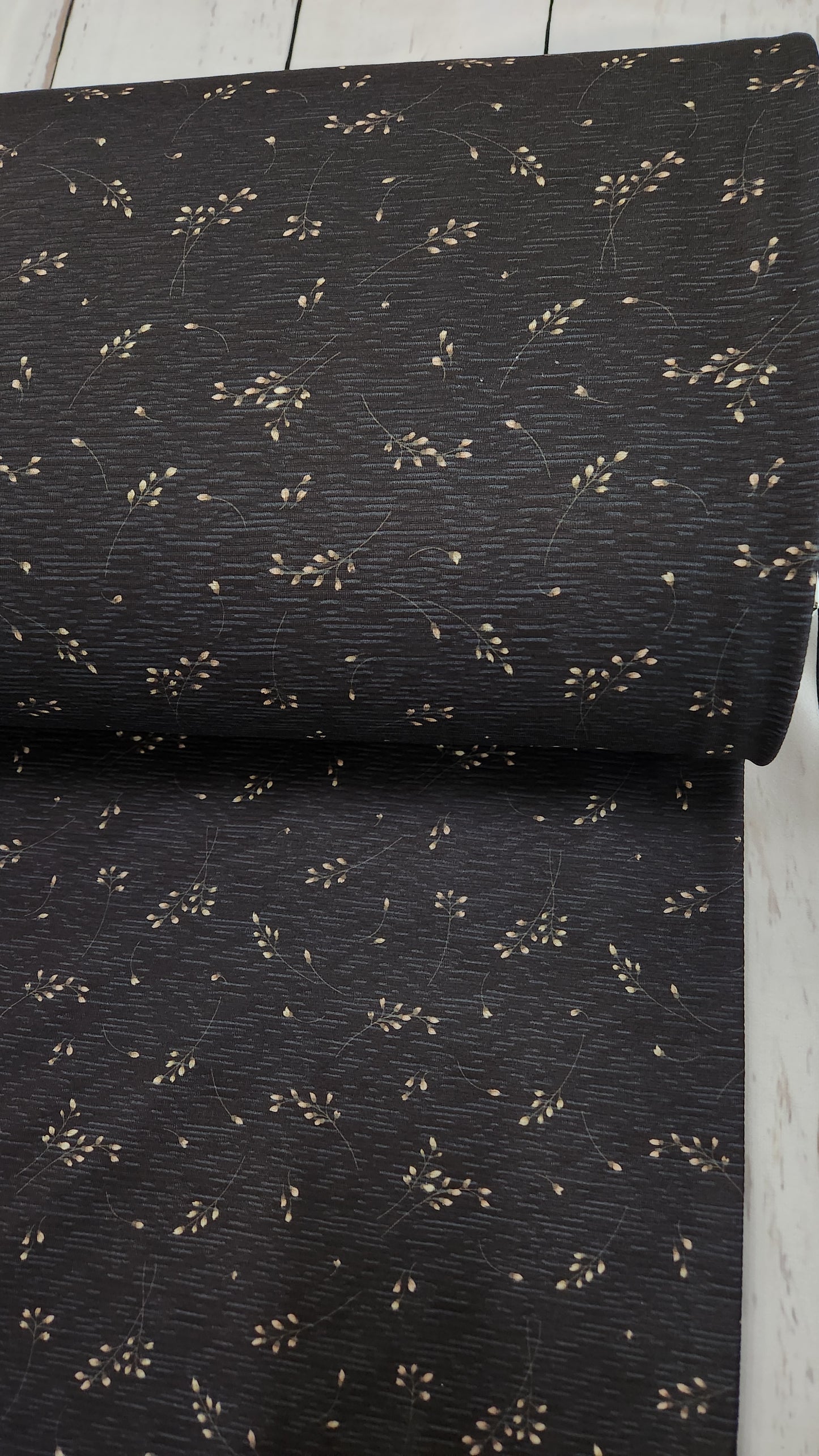 Rebecca knit Charcoal with Brown Leafs