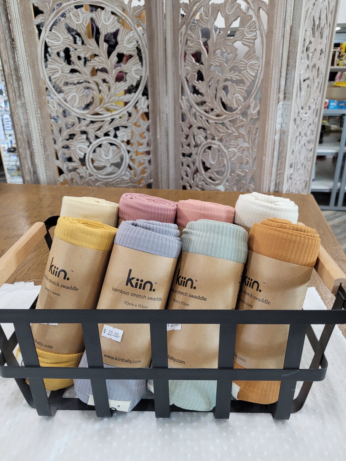 Kiin bamboo swaddle