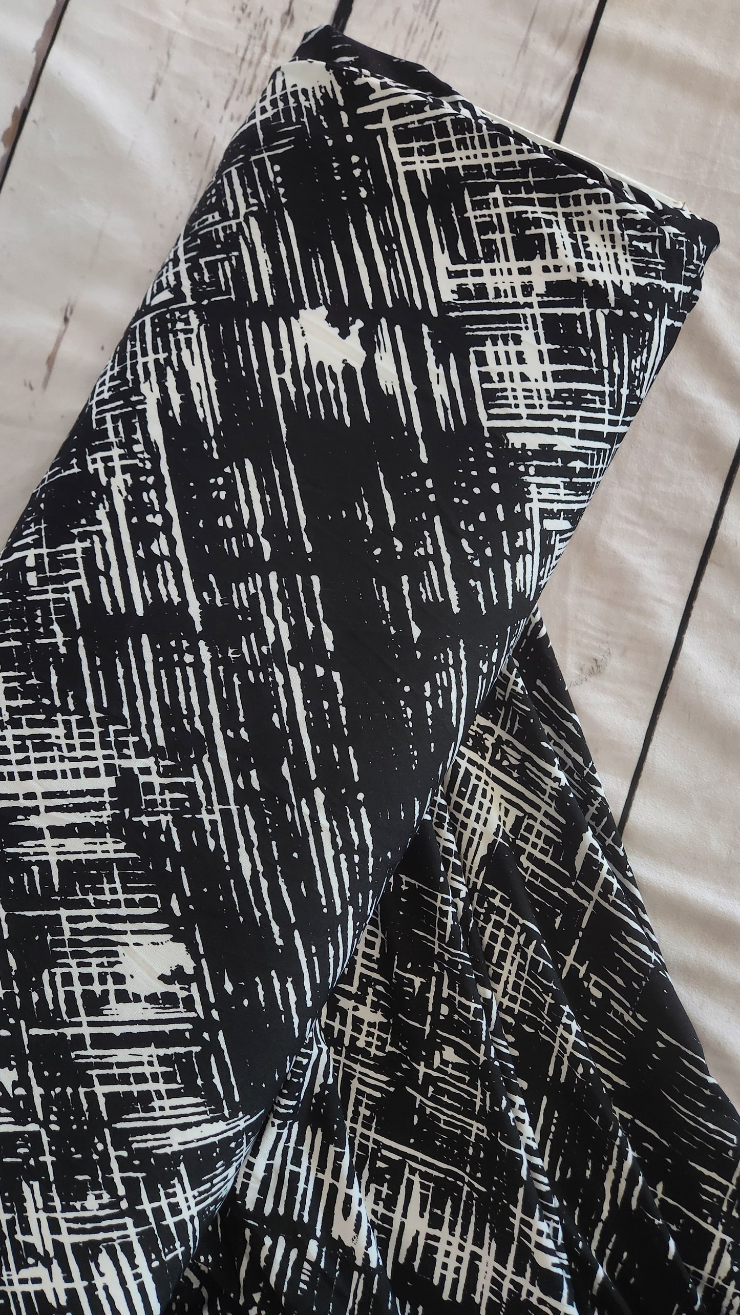 Black and white dty knit